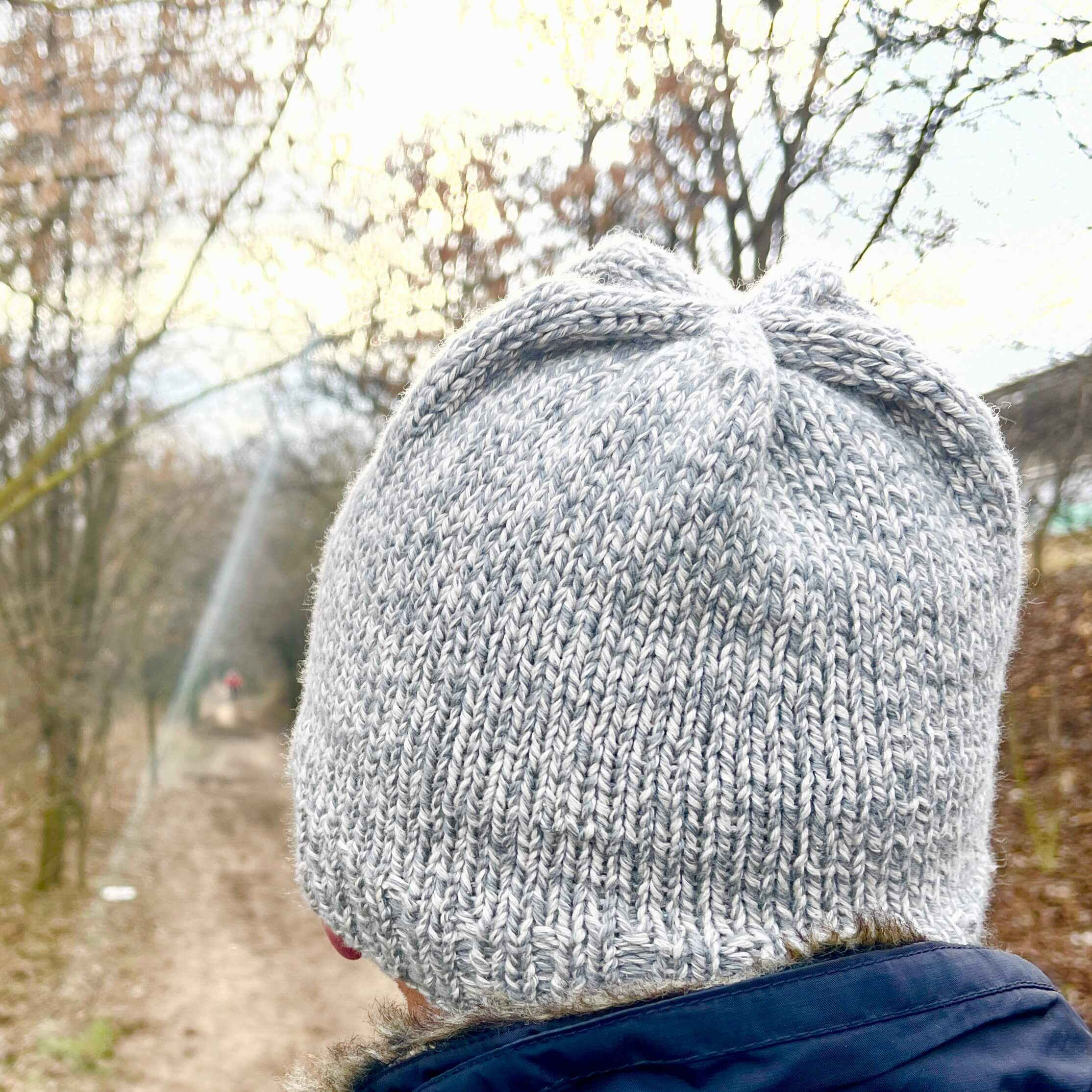 Pánská pletená čepice z příze The Mixed Yarn
